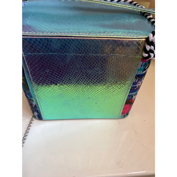 ONE OF A KIND HANDBAG, PURPLE, AND COLORFUL SIDES. - Picture 3 of 8